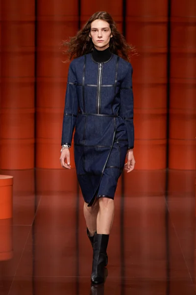 Look 2